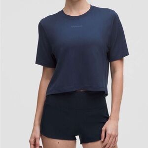 NWOT!🍋🍋Lululemon Swiftly Cropped Oversized T-Shirt🍋🍋. Size 14. Club Blue.